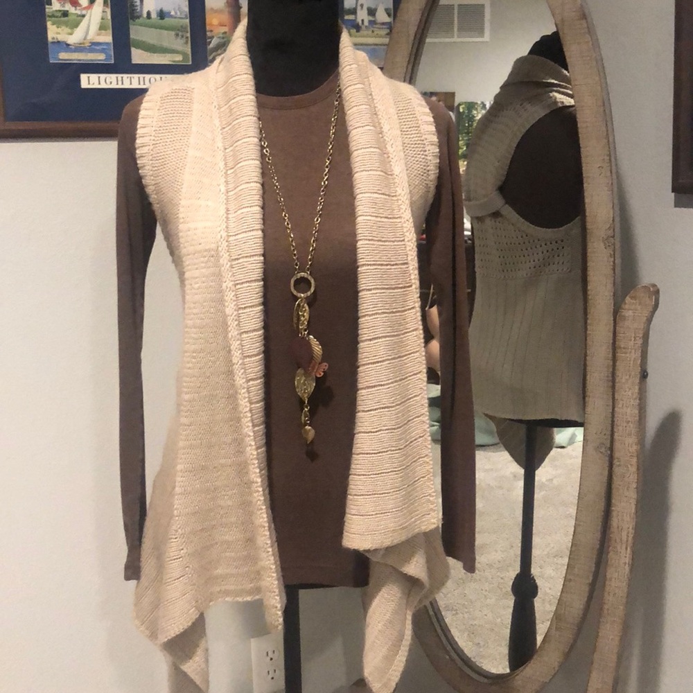 Ladies sweater vest